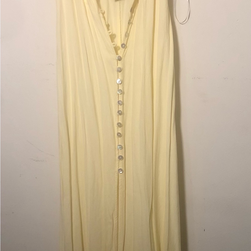 Beautiful yellow long chic dress! Just in time for spring